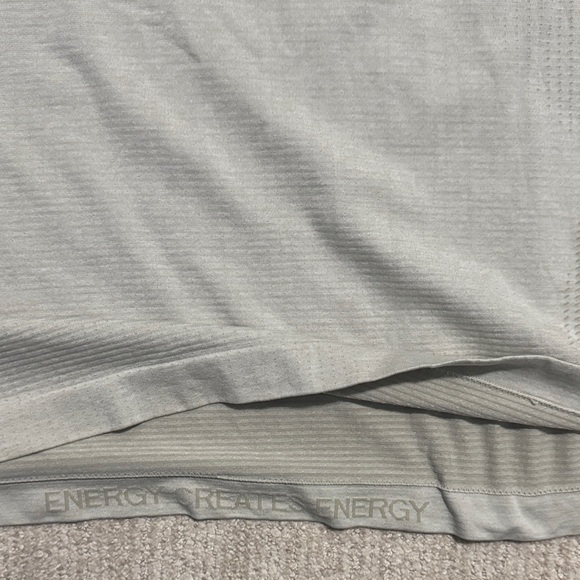 Lululemon Men's Size XL Tan Metal Vent Tech Short Sleeve Athletic Stretch Top - Picture 10 of 12